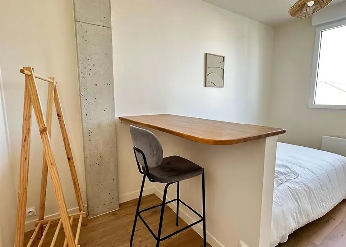 Maison Contemporaine à Saint-léonard Casa de Férias Angers